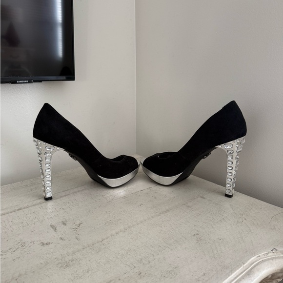 Simply Vera Vera Wang Black and Silver High Heels - Picture 5 of 9